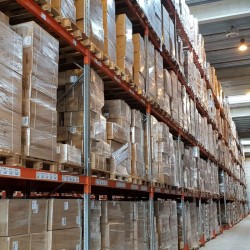 entrepot équipé de racks à palettes d'occasion