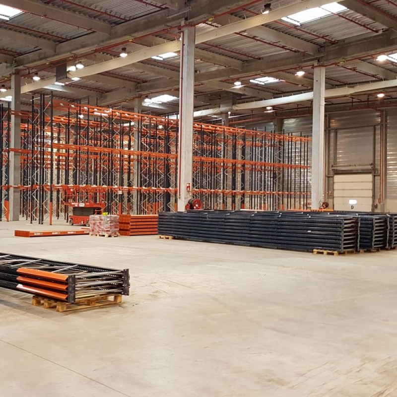 Lot complet Racks Mecalux, 2000 Echelles 9500x1100 mm, 2000 Sabots, 18000 Lisses 2700 mm 2T4, 36000 Goupilles de sécurité