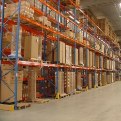 entrepot rayonnages à palettes